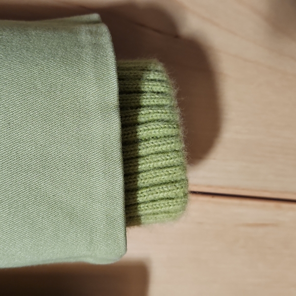 Green Bomber type Coat - Picture 3 of 4